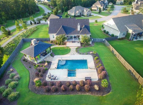 Overhead view of a fully manicured yard